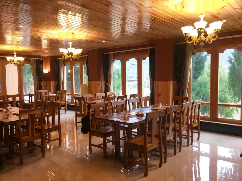 Hotel Khamsum 25/32