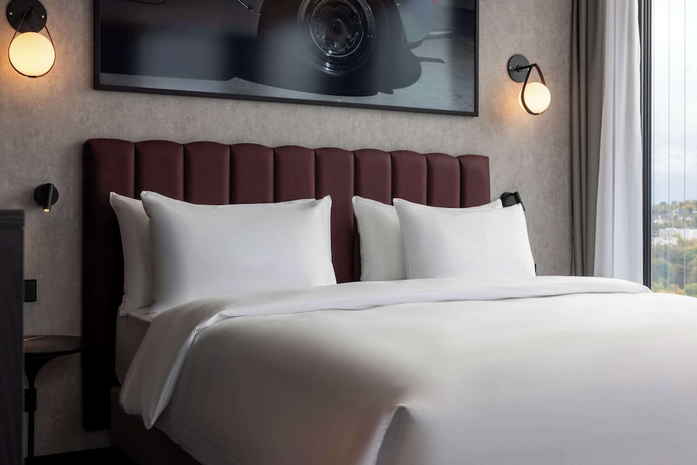 Radisson Blu Hotel at Porsche Design Tower Stuttgart 14/50