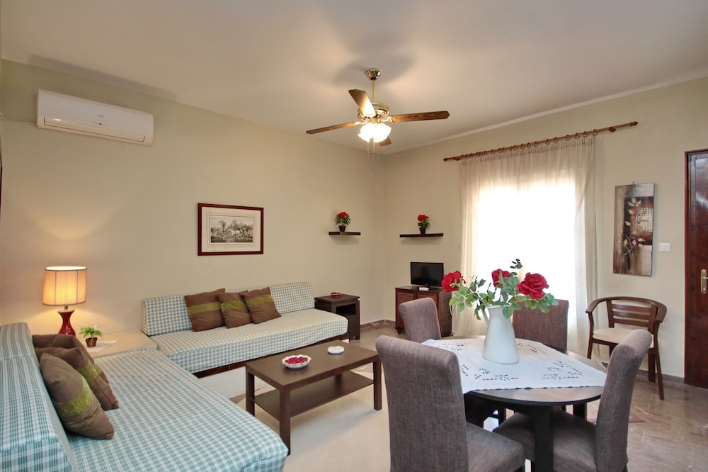 Aloe Luxury Apartments And Suites 24/50