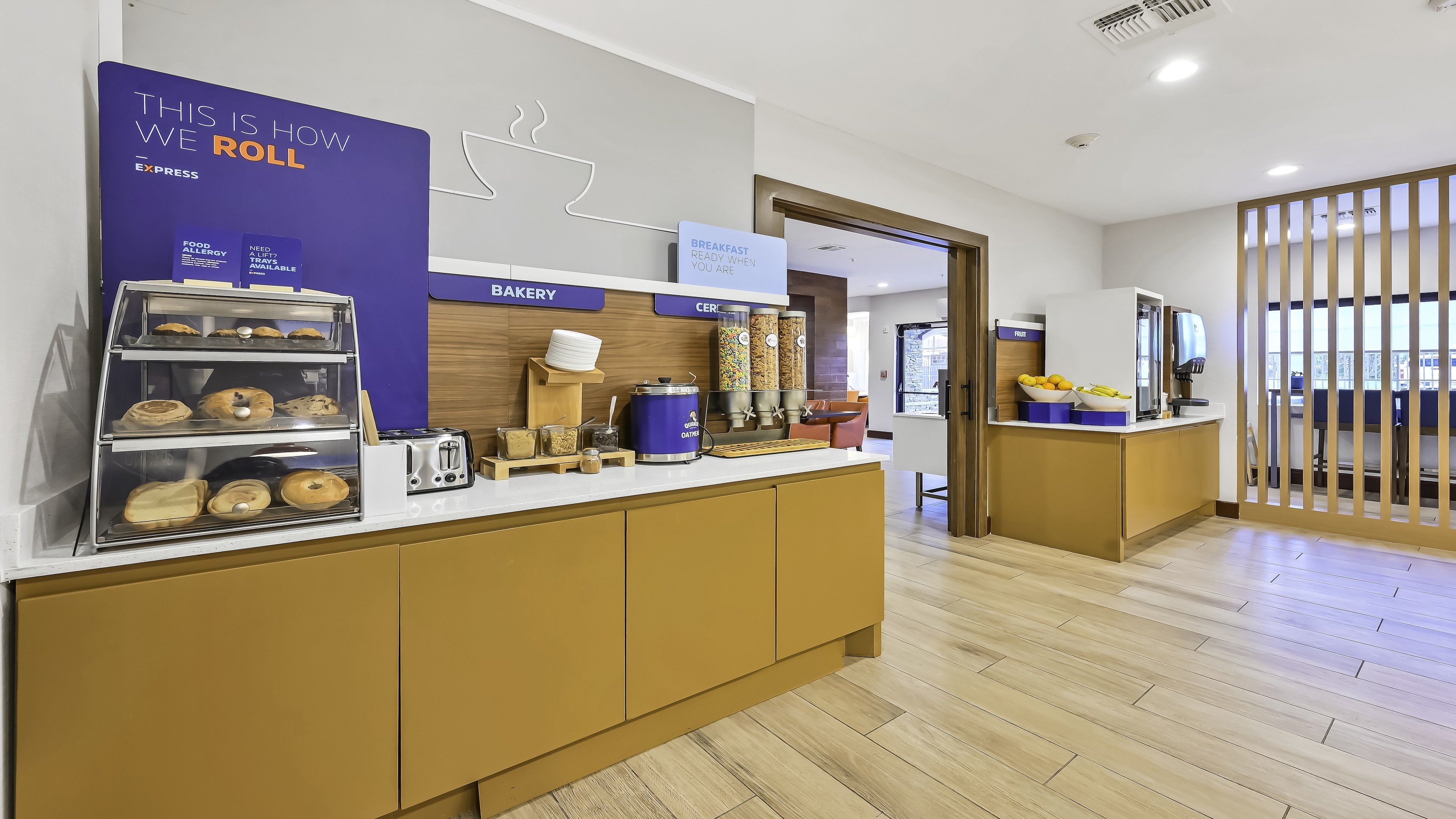 Holiday Inn Express Palestine 5/45