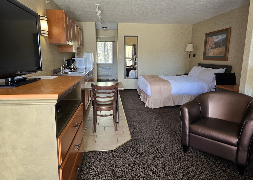 Lakeview Inn And Suites Hinton 19/41