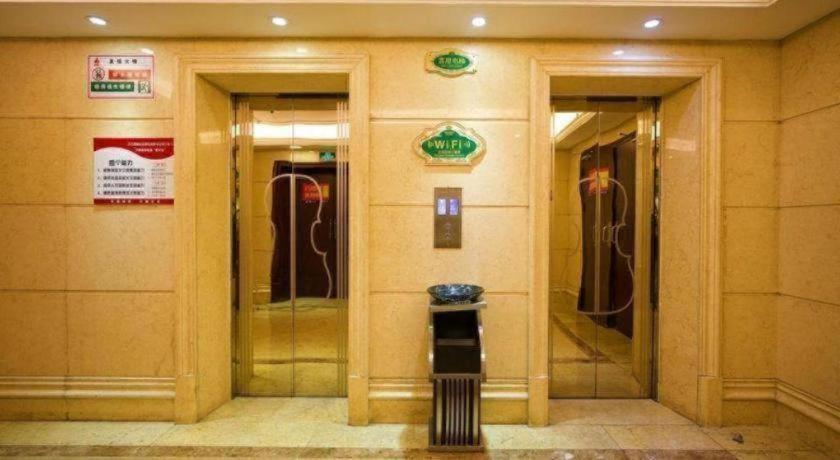 Vienna Hotel (Yangzhou Wenchang Pavilion) 20/40