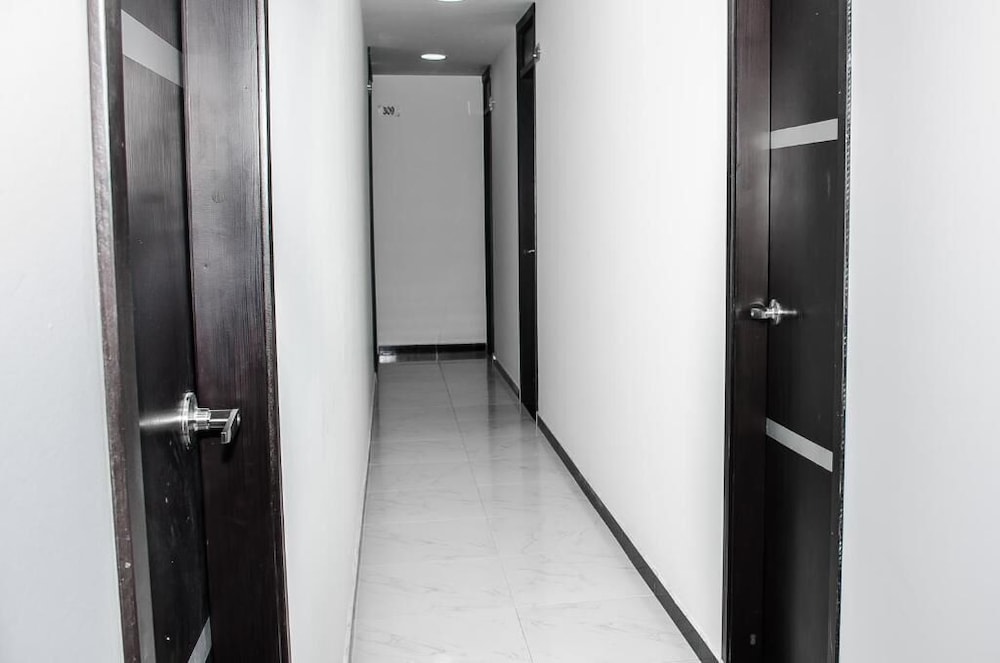 Ayenda 1077 Bogota Hills 33/52
