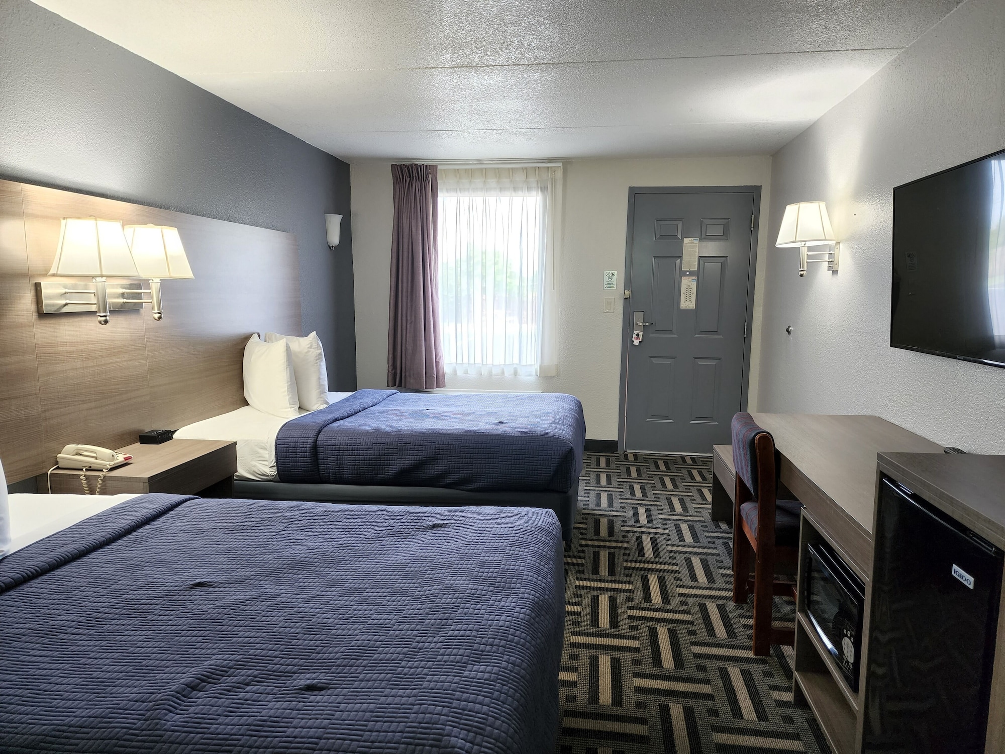 Signature, 2 Queen Beds, Ground Floor