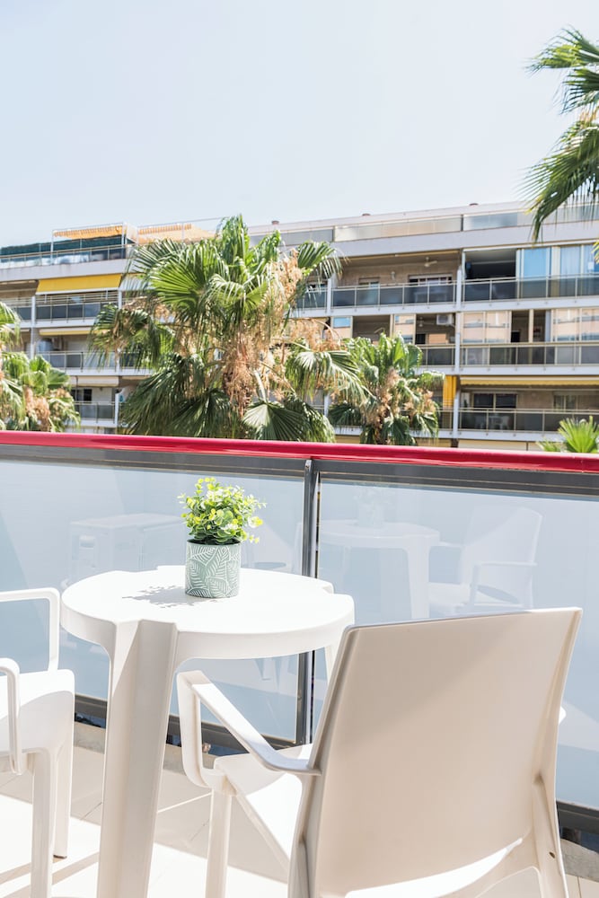 Eurosalou Hotel 32/46