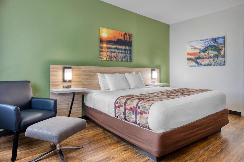 غرفة قياسية بسرير كينج لذوي الإعاقة، Best Western Lake Okeechobee 6/10