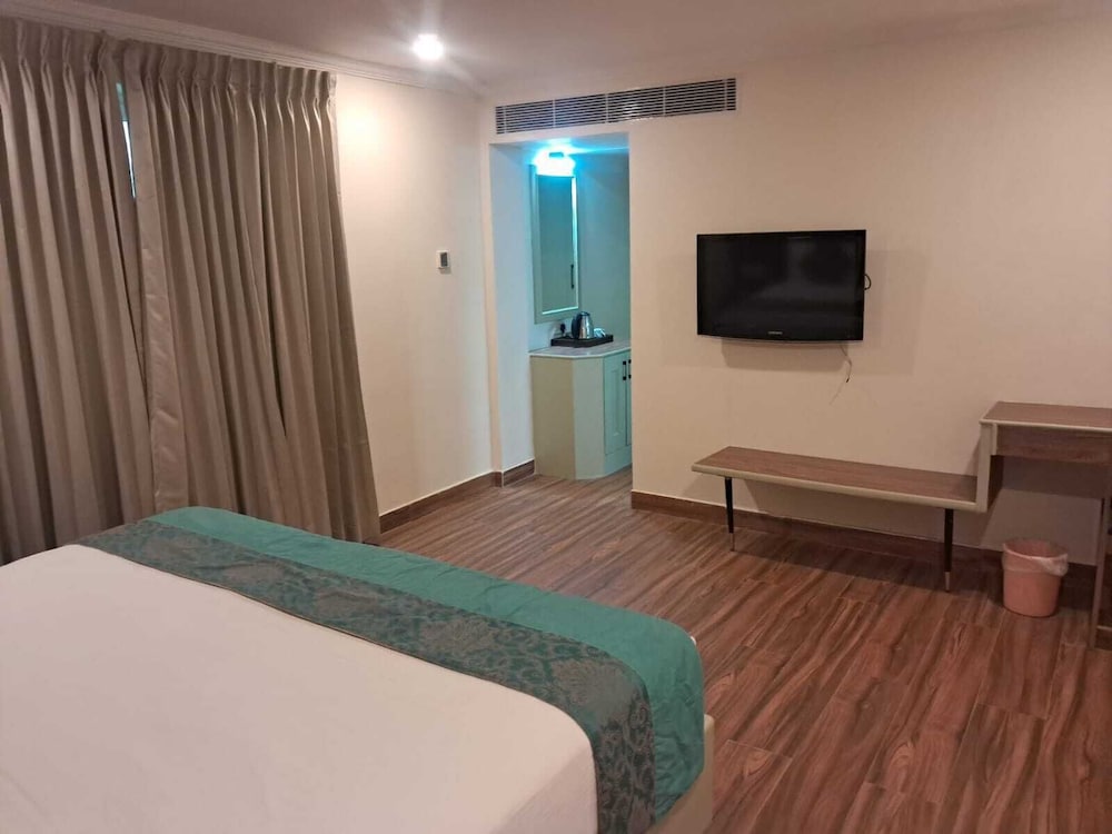 1 BEDROOM, SUPERIOR