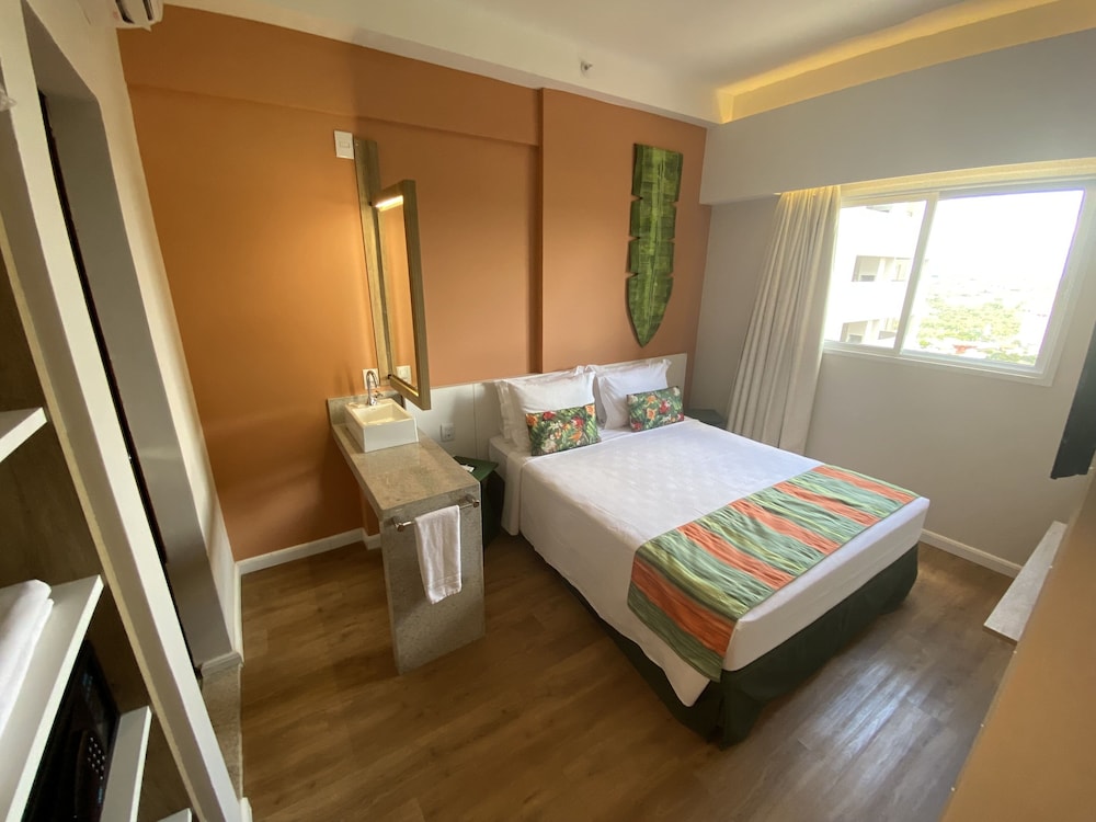 Hot Beach Suites 25/50
