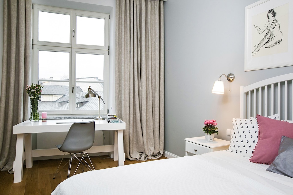 1 BEDROOM, LUXURY, APARTMENT, CITY VIEW, KITCHENETTE