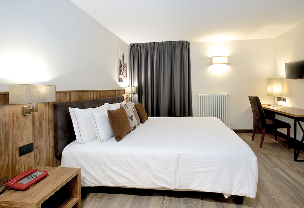 OLIMPIA HOTEL 19/50