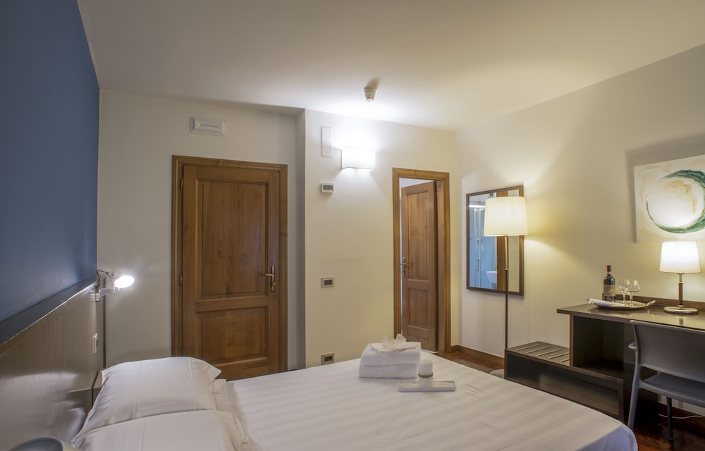 CLASSIC, DOUBLE OR TWIN BED