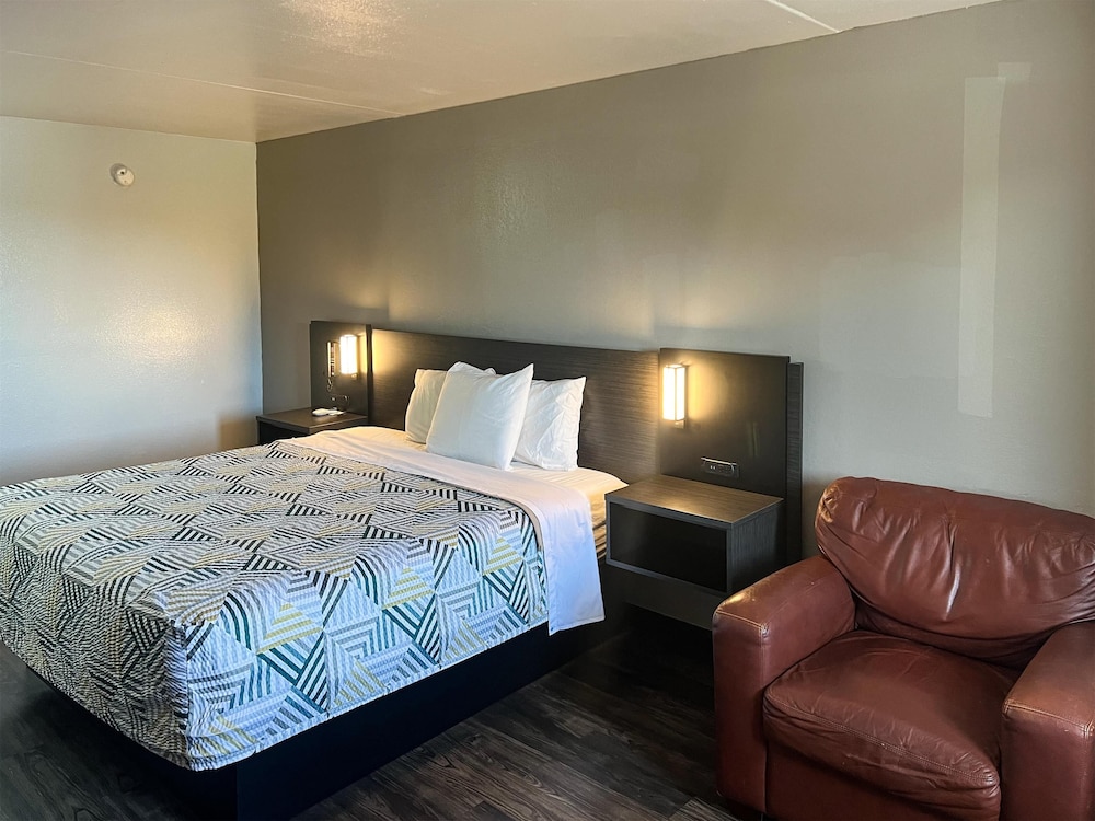Motel6 Ozark, AR 14/24