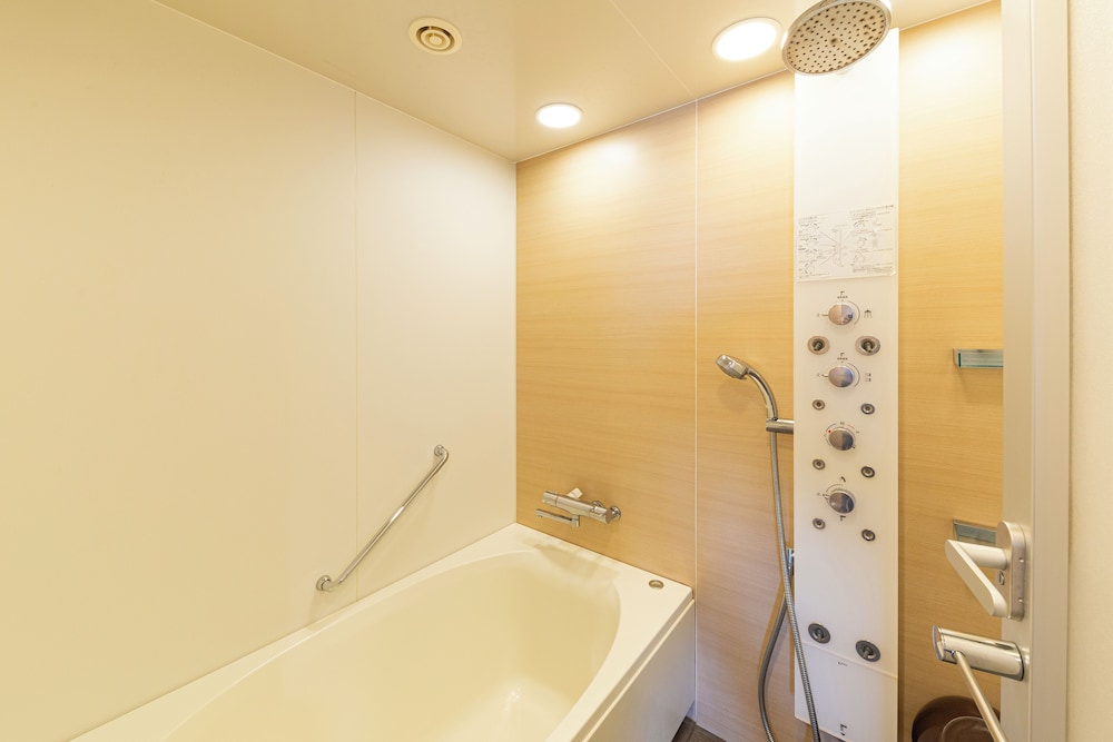 Hotel Keihan Kyobashi Grande 68/68