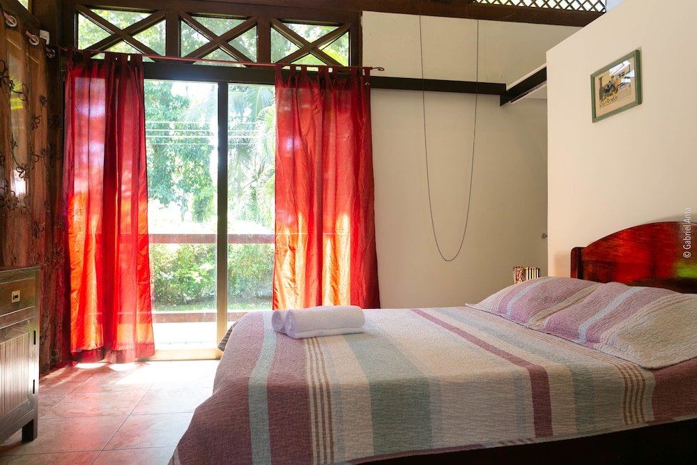 KENAKI LODGE 18/50