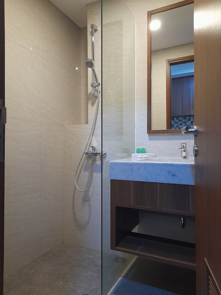 Kawana Golf Residence 60/60