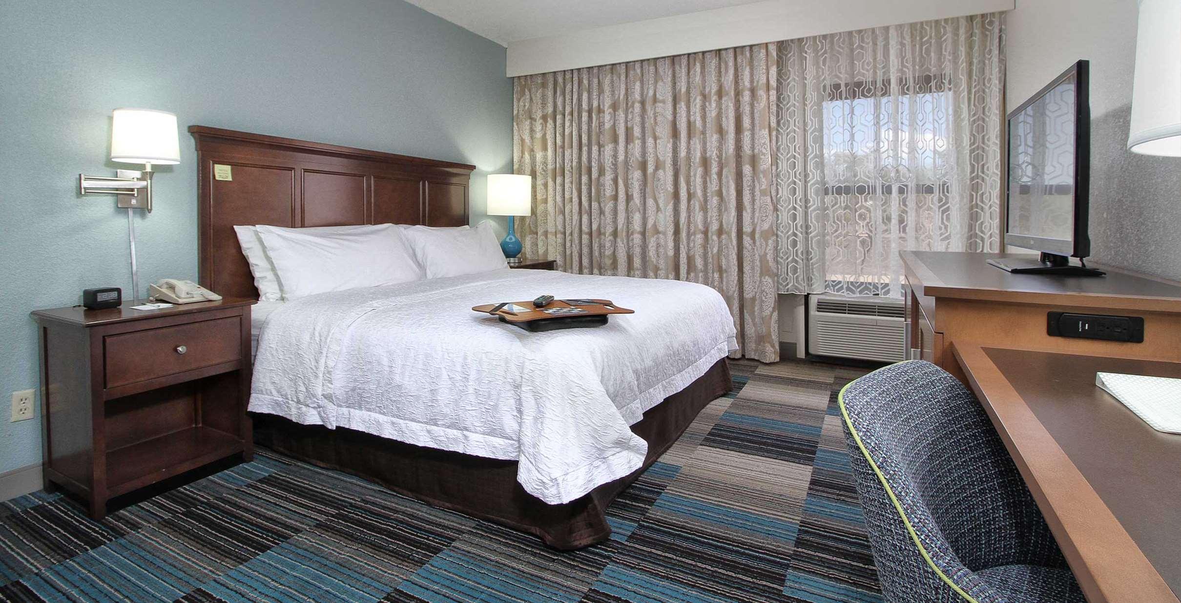 ROOM, KING BED, ACCESSIBLE