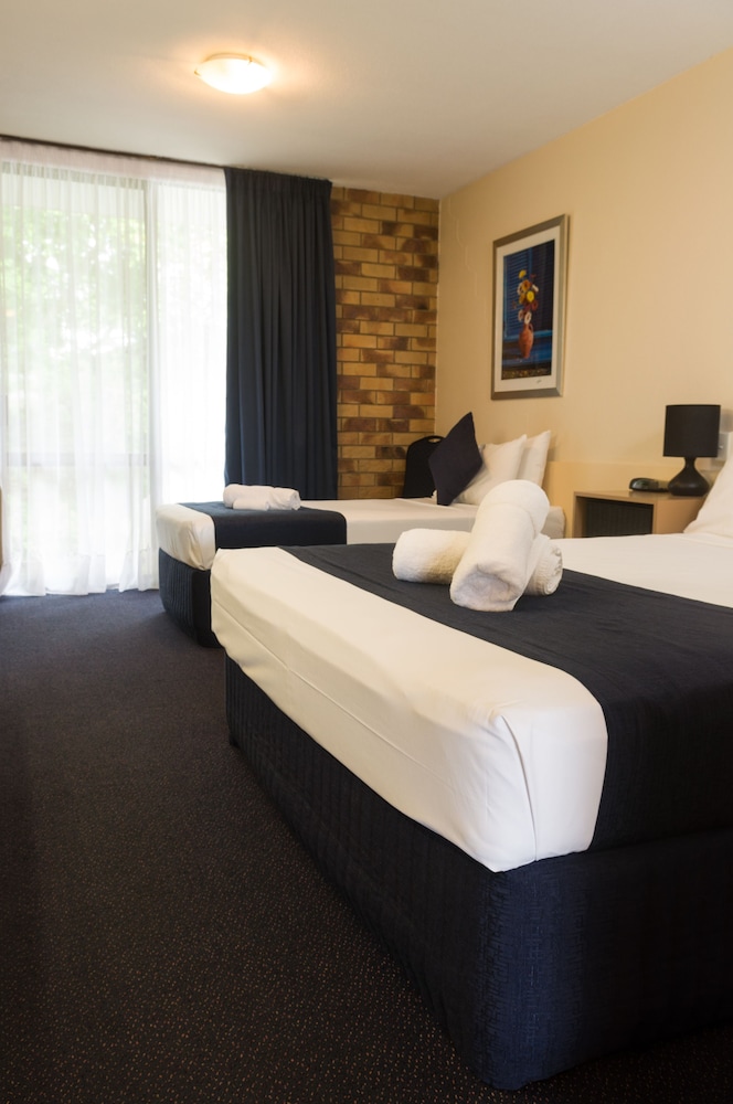 Lancaster Court Motel 22/43