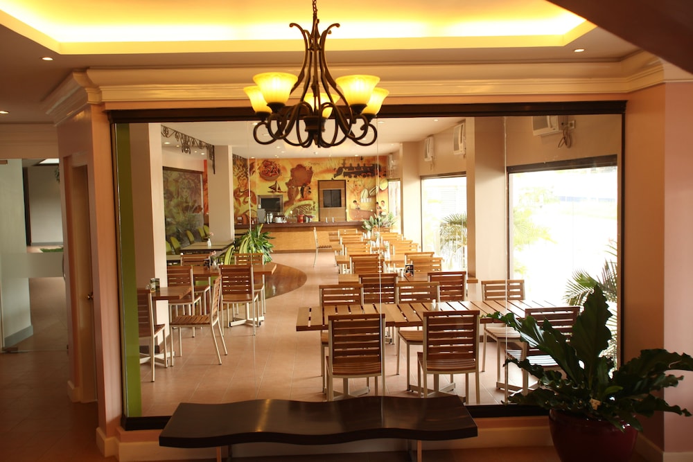 Casa Leticia Business Inn 44/57