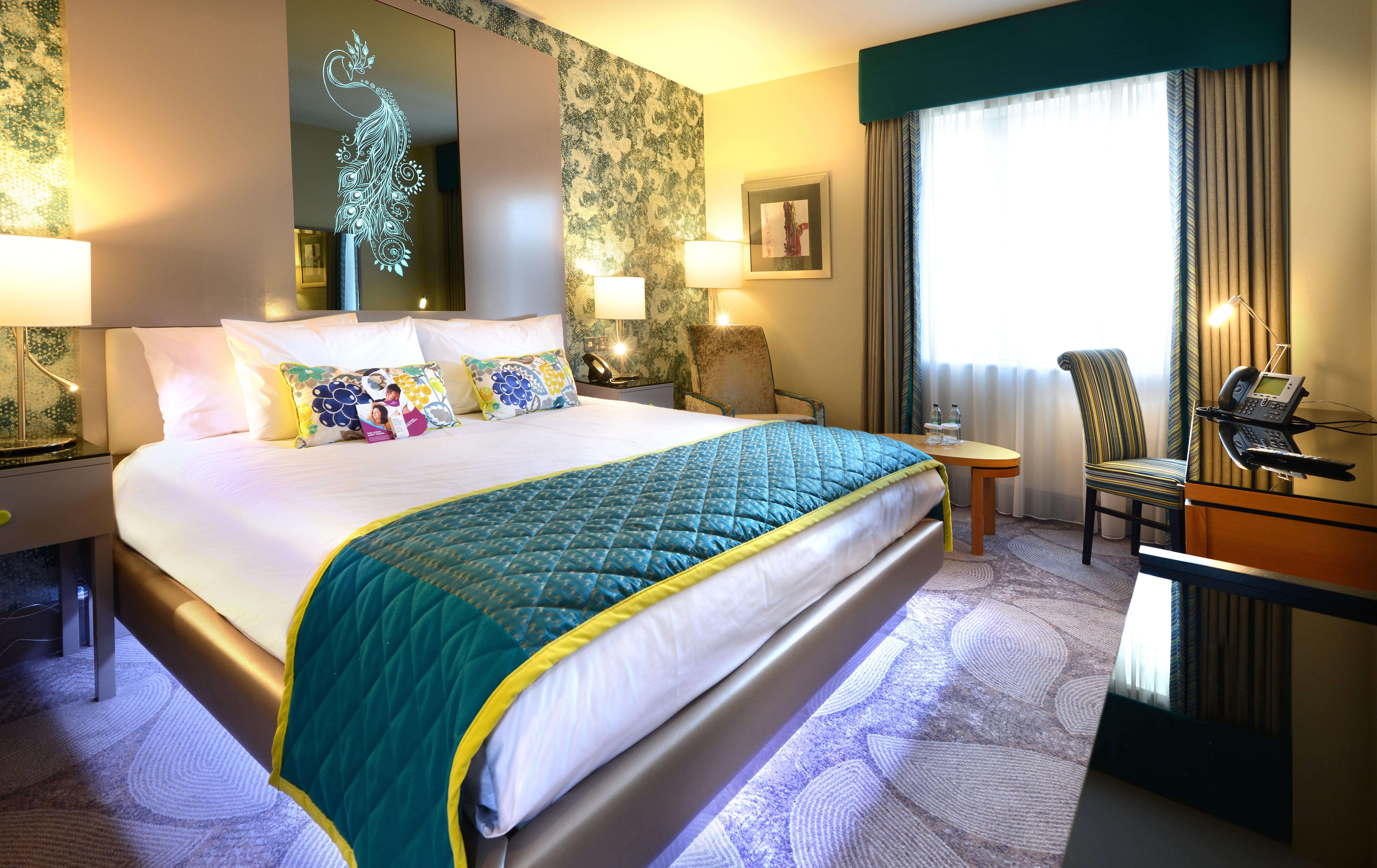 غرفة بريميوم بسرير كينج مع دخول الصالة، Crowne Plaza Dublin Airport 2/5