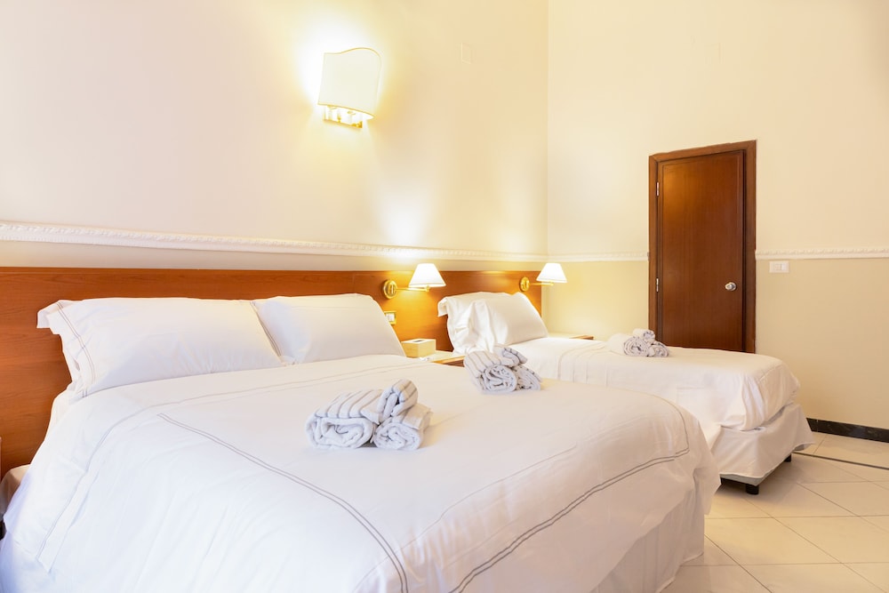 Hotel Domus Rome 6/18