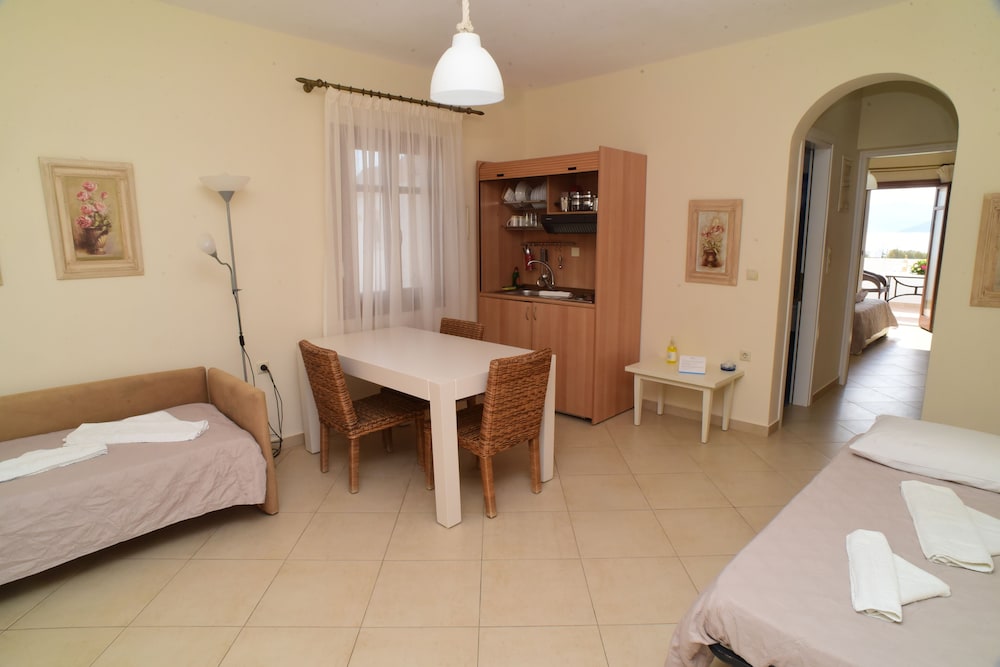 Margaritari Hotel 20/50