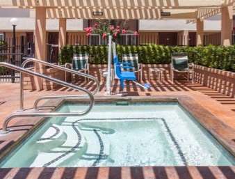 Ramada by Wyndham Fresno North 18/43