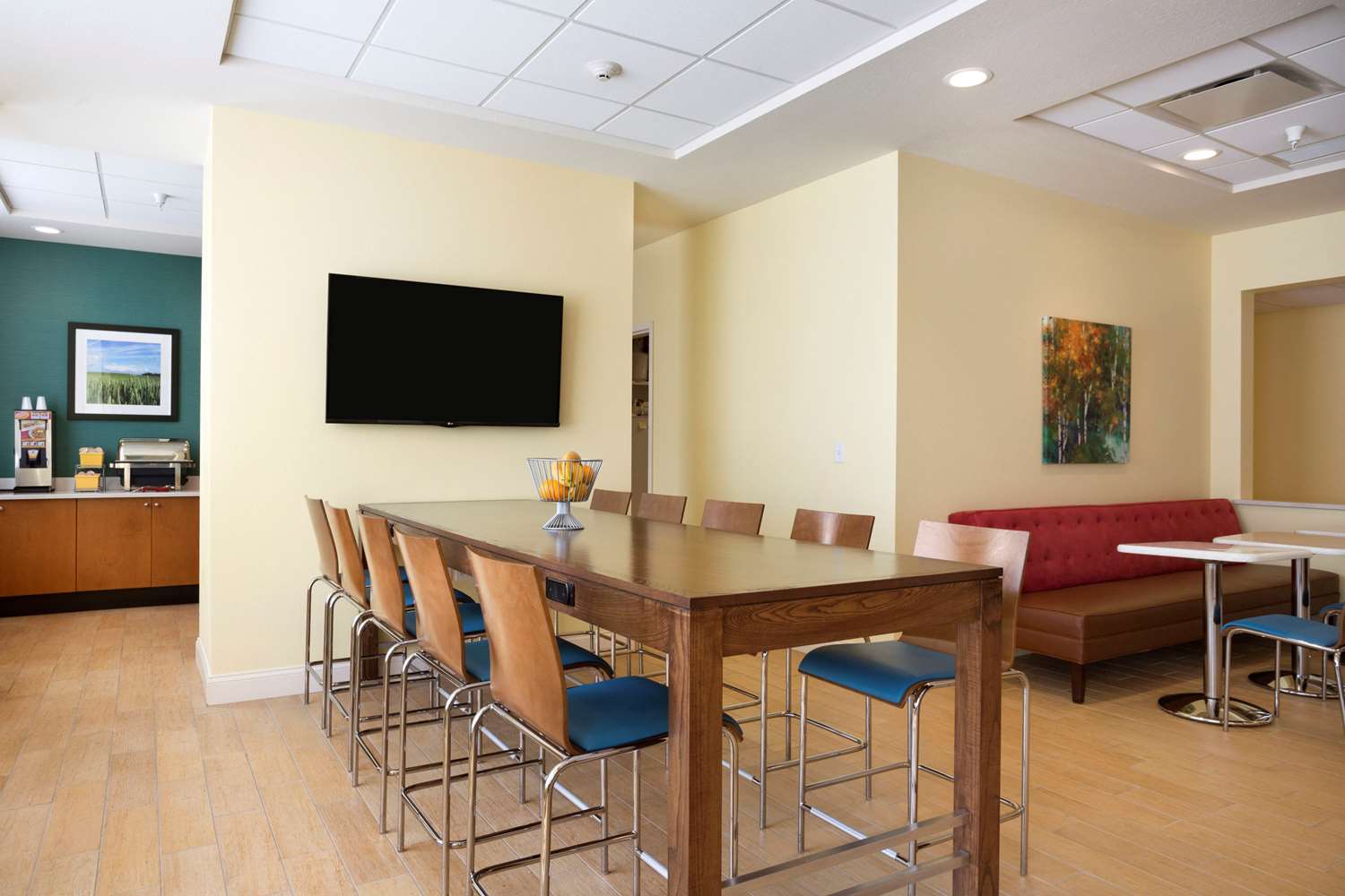 Days Inn & Suites by Wyndham Caldwell 23/29