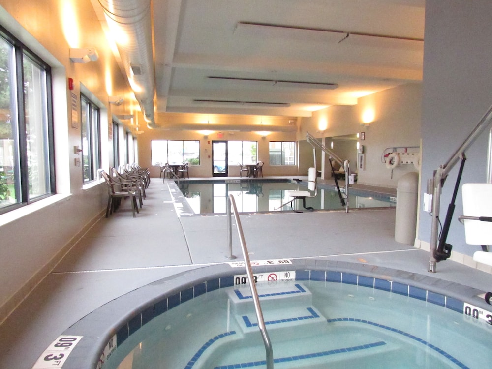 Hampton Inn Chicago-O'Hare International Airport 27/79