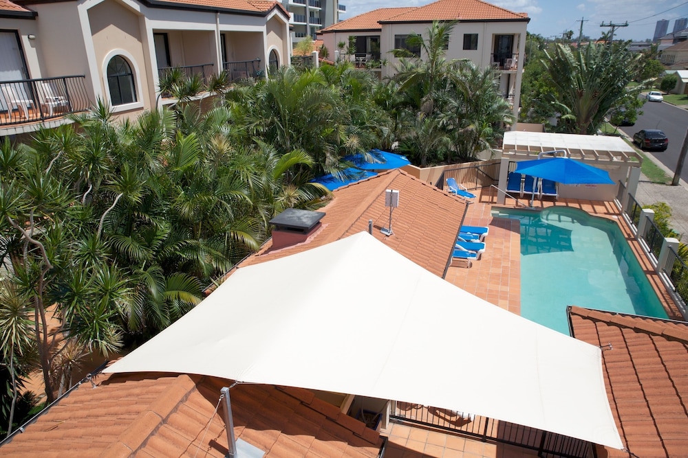 Chevron Palms Holiday Apartments 7/35