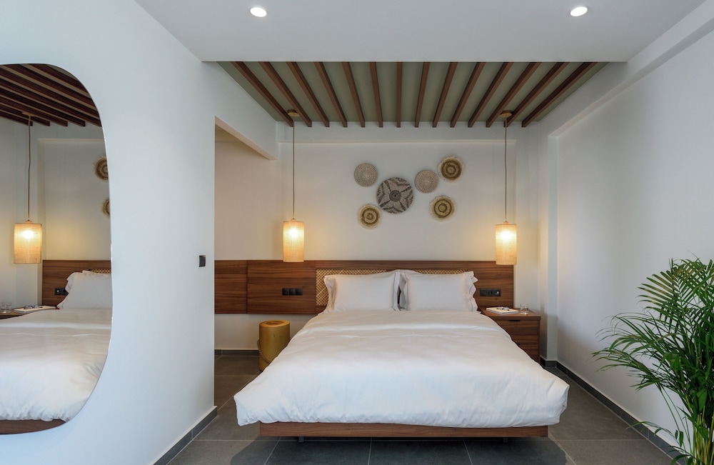 Junior Suite, Queen Bed, Sea View, Sofa