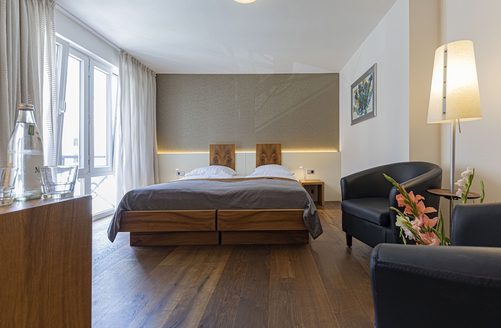 Dom Hotel Augsburg 20/48
