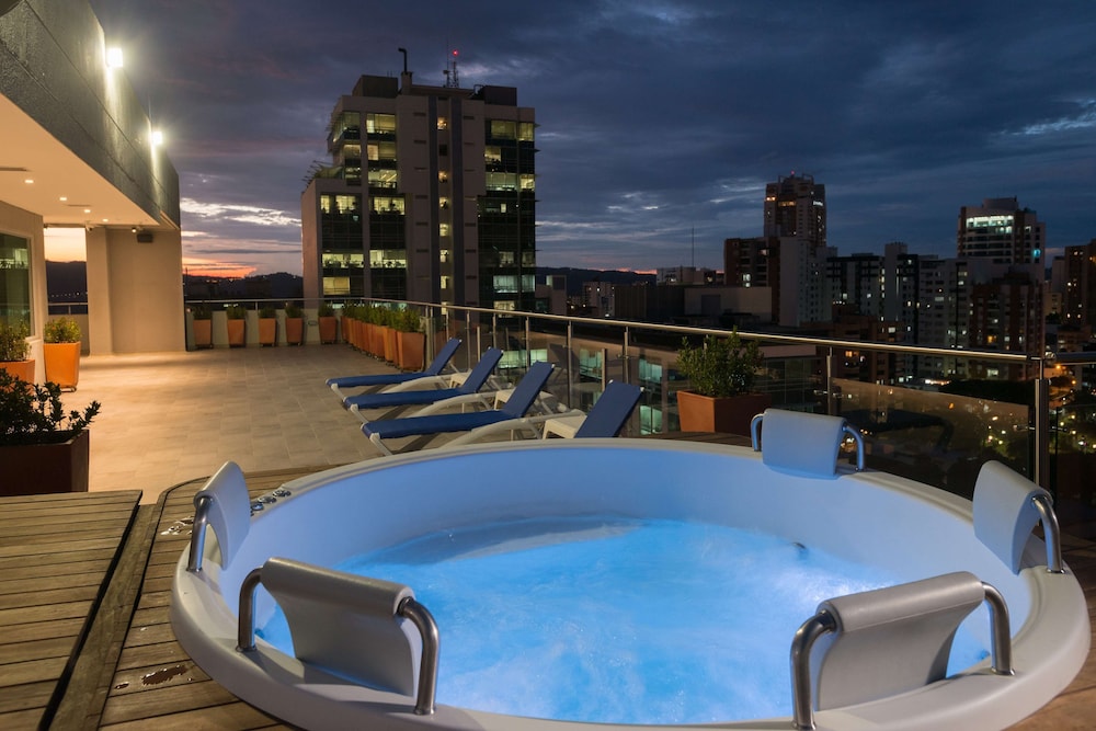 Hampton by Hilton Bucaramanga 8/43