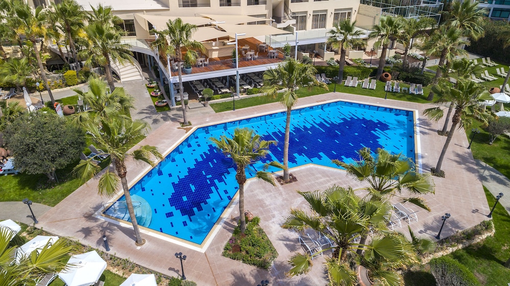 Aquamare Beach Hotel & Spa 56/61