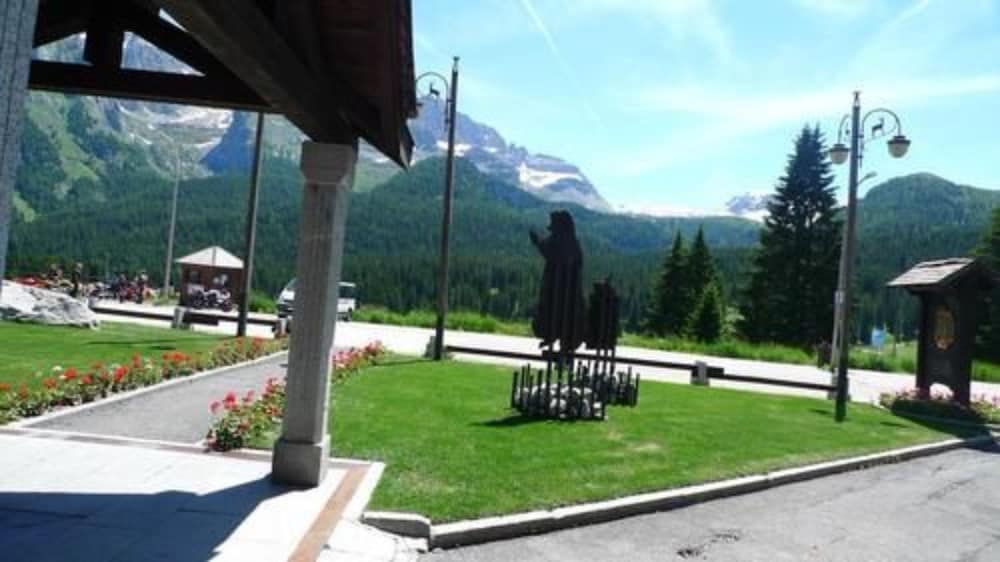 Hotel Residence Catturani 33/37