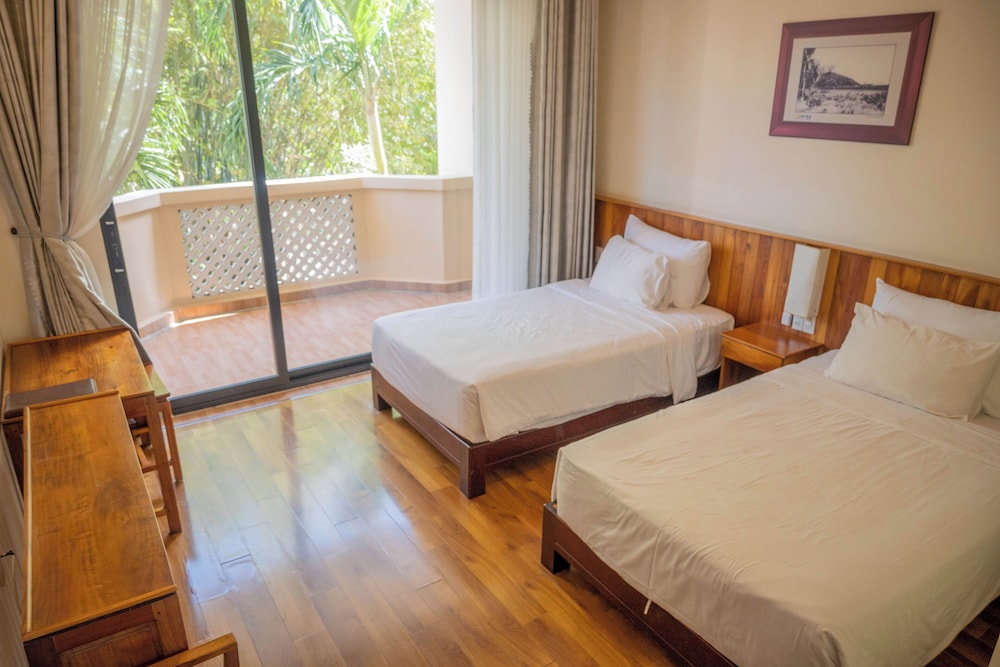 DELUXE, TWIN BEDS
