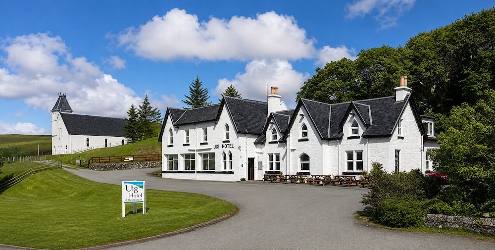Uig Lodge Hotel 49/59