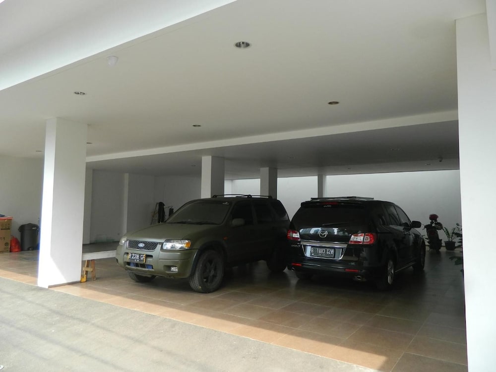Mk House Scbd 23/26