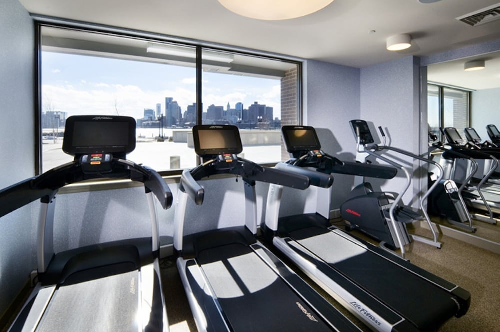 Global Luxury Suites East Boston 18/50