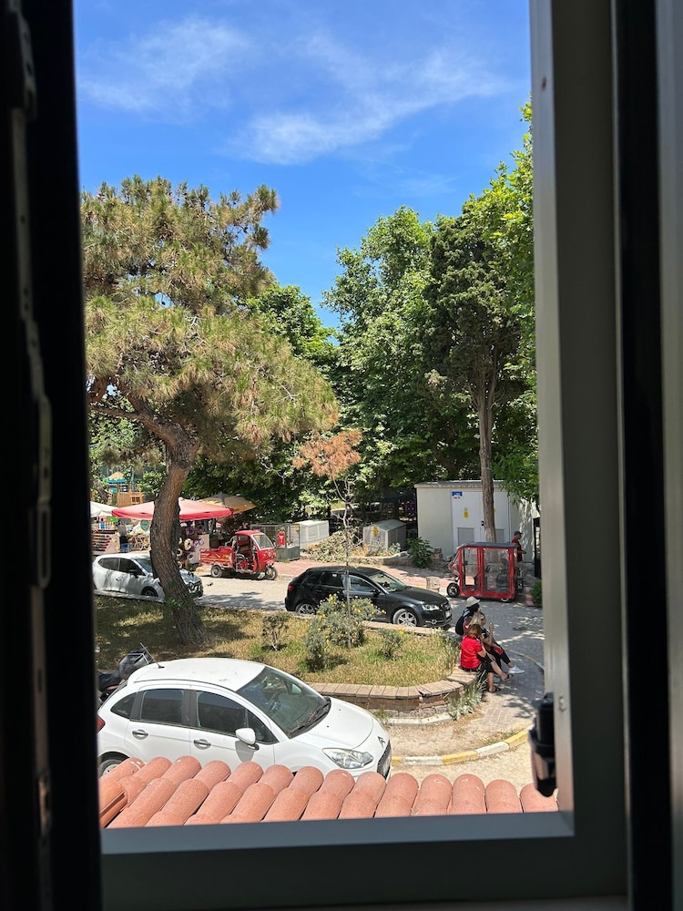 Kirli Pansiyon 18/21