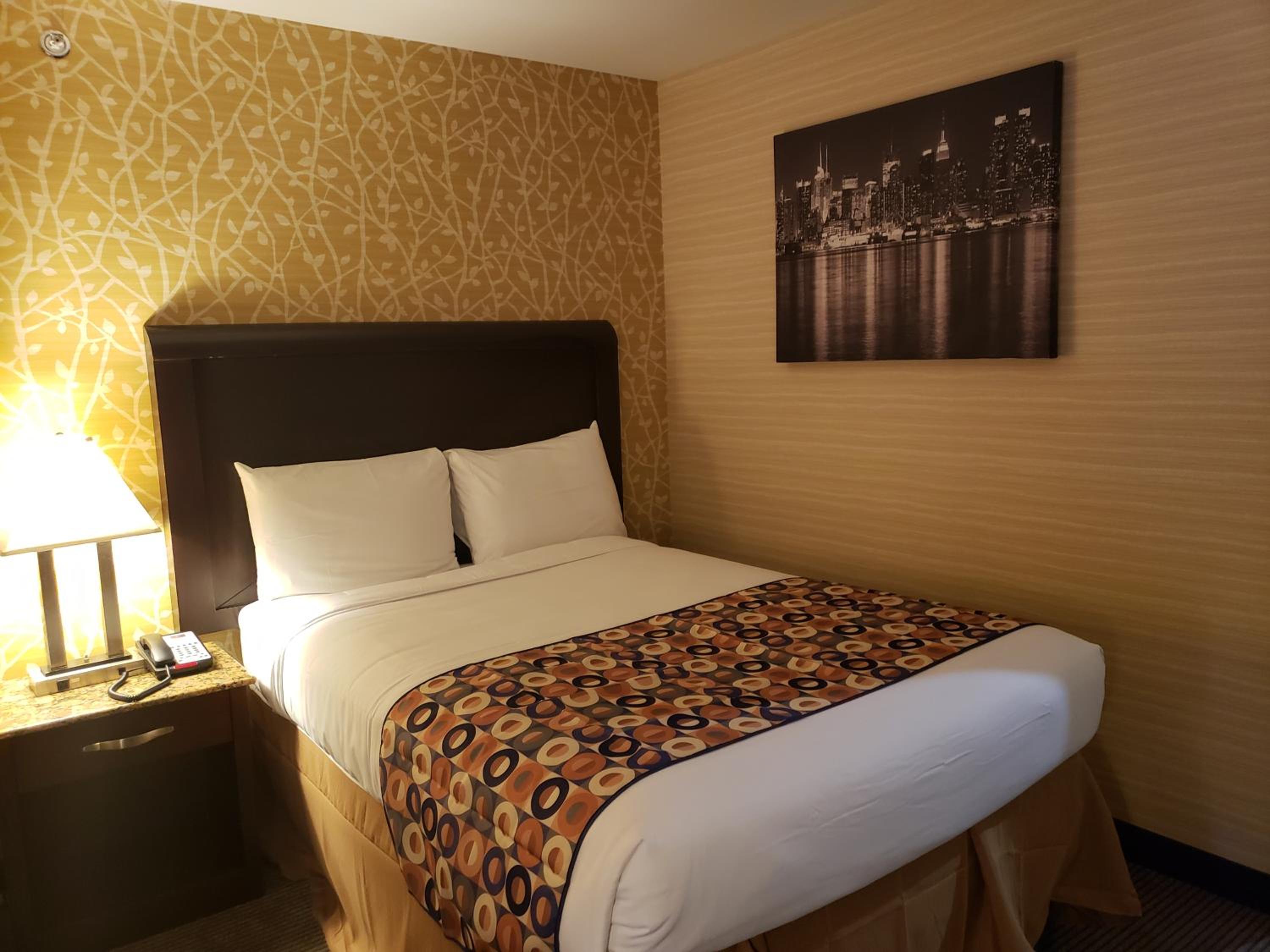 Elmhurst Hotel 21/50