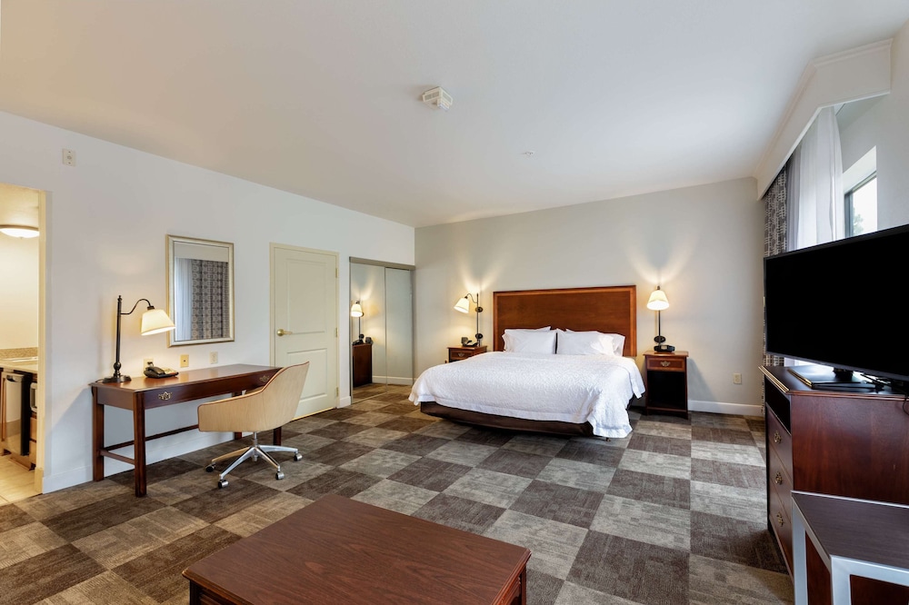 Hampton Inn and Suites Baton Rouge I 10 East 16/56