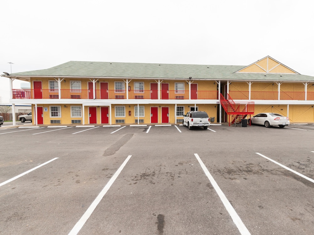 OYO Hotel San Antonio Lackland near Seaworld 27/34