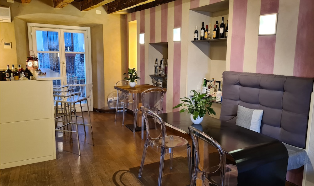 Hotel Piazza Vecchia 52/74