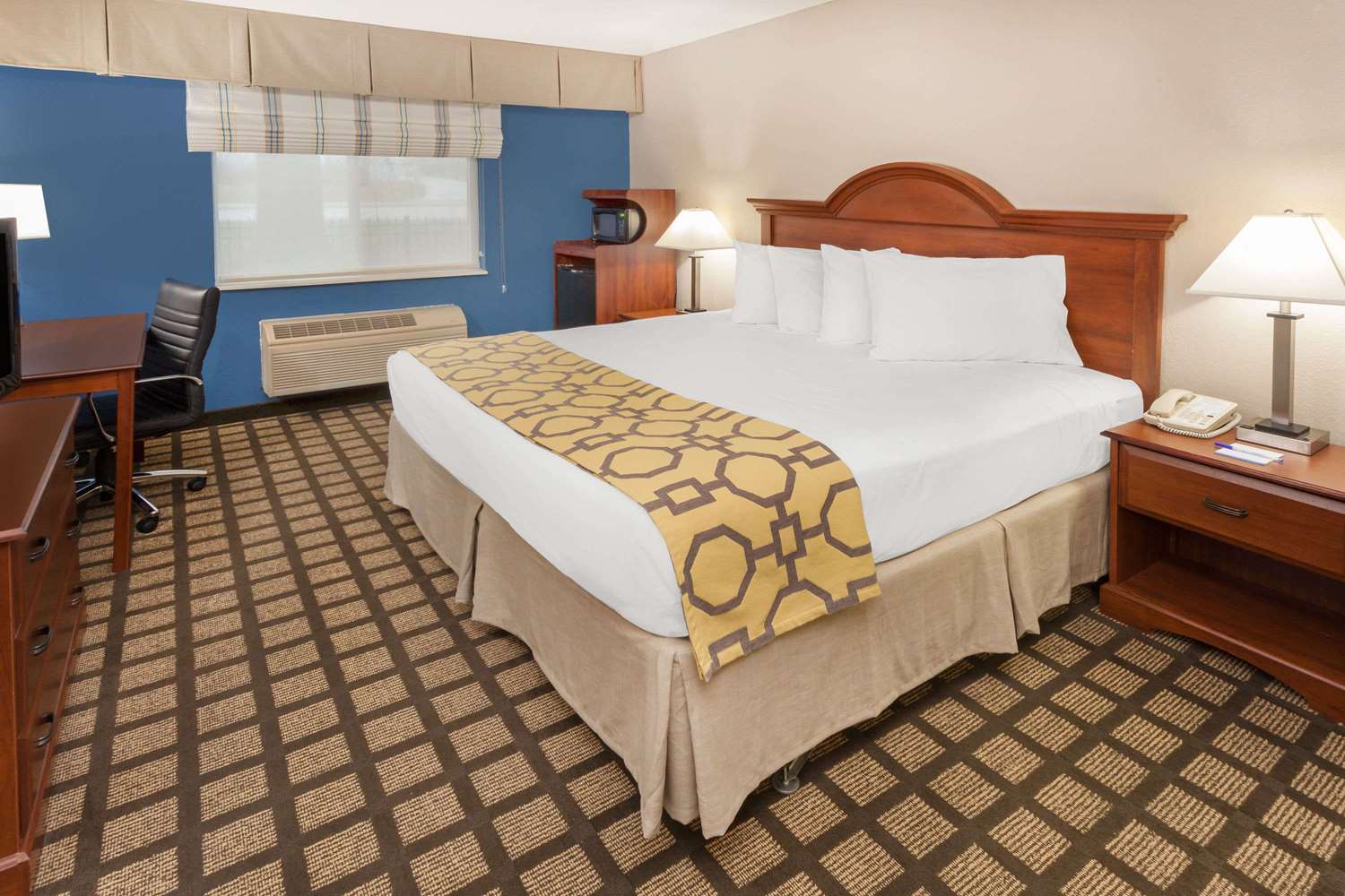 Galesburg Inn and Suites 11/42
