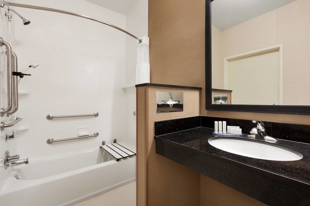 Fairfield Inn and Suites Omaha East/Council Bluffs IA 14/36