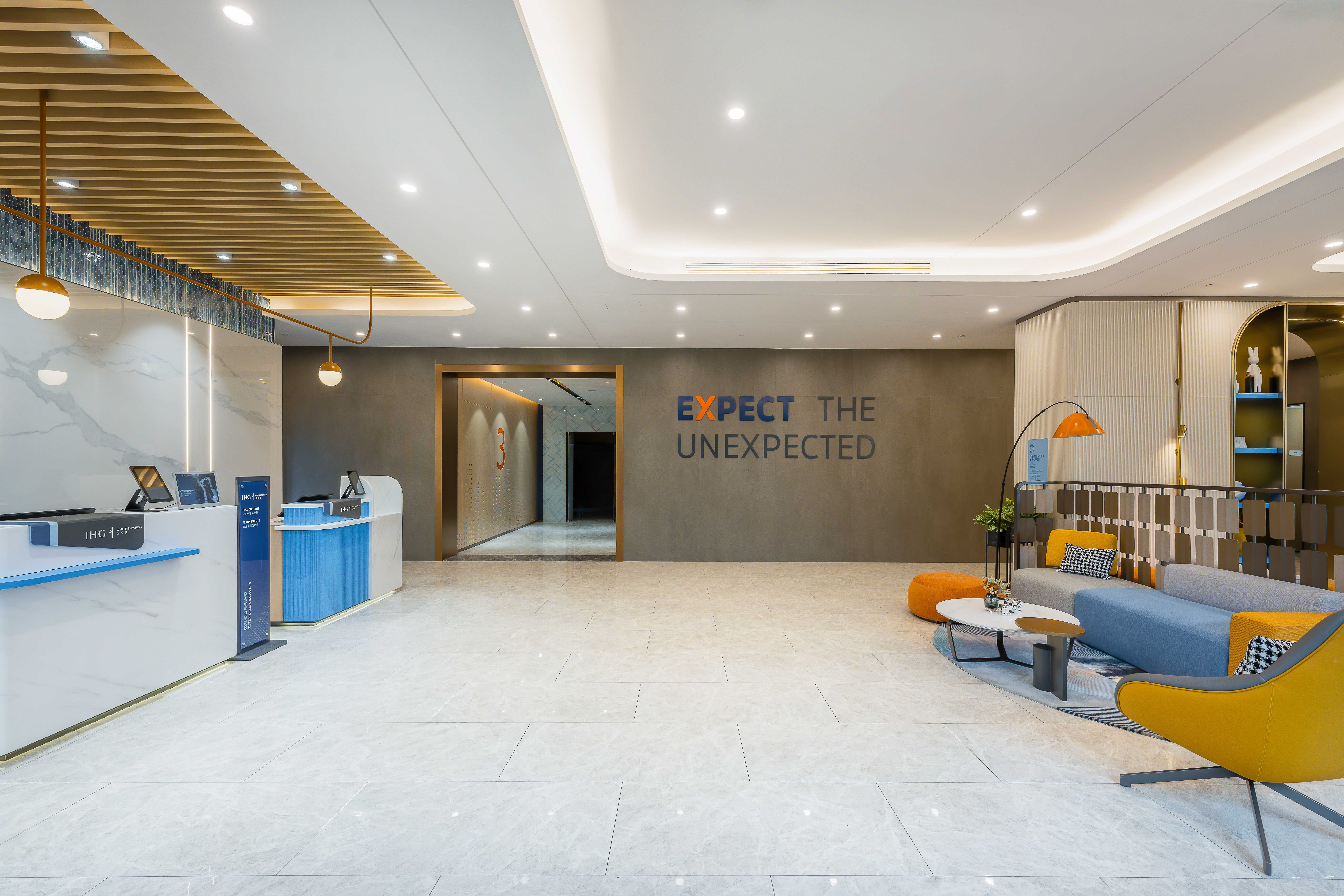 Holiday Inn Express Jiangmen East Station 8/51