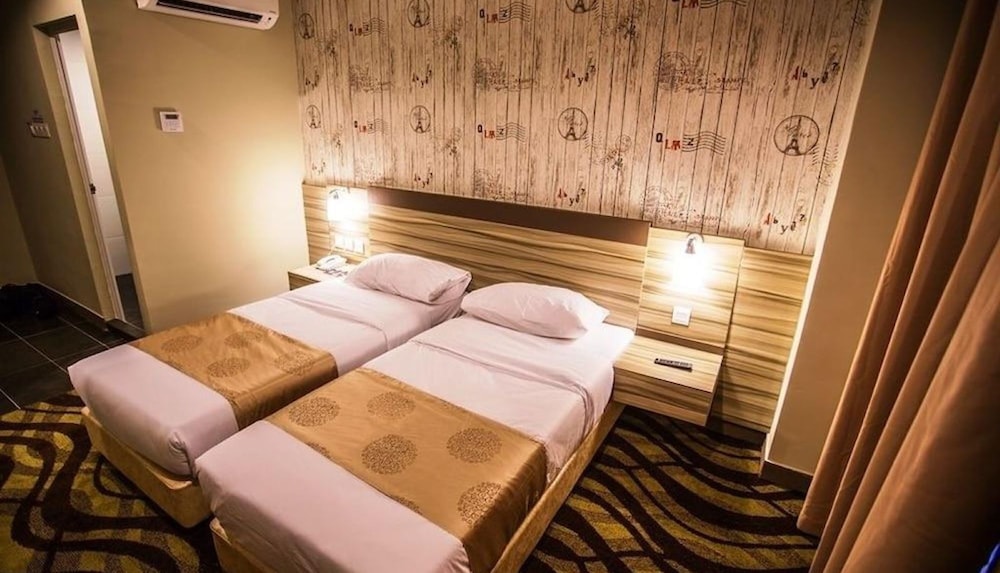 Hotel Zamburger Victory City 20/30
