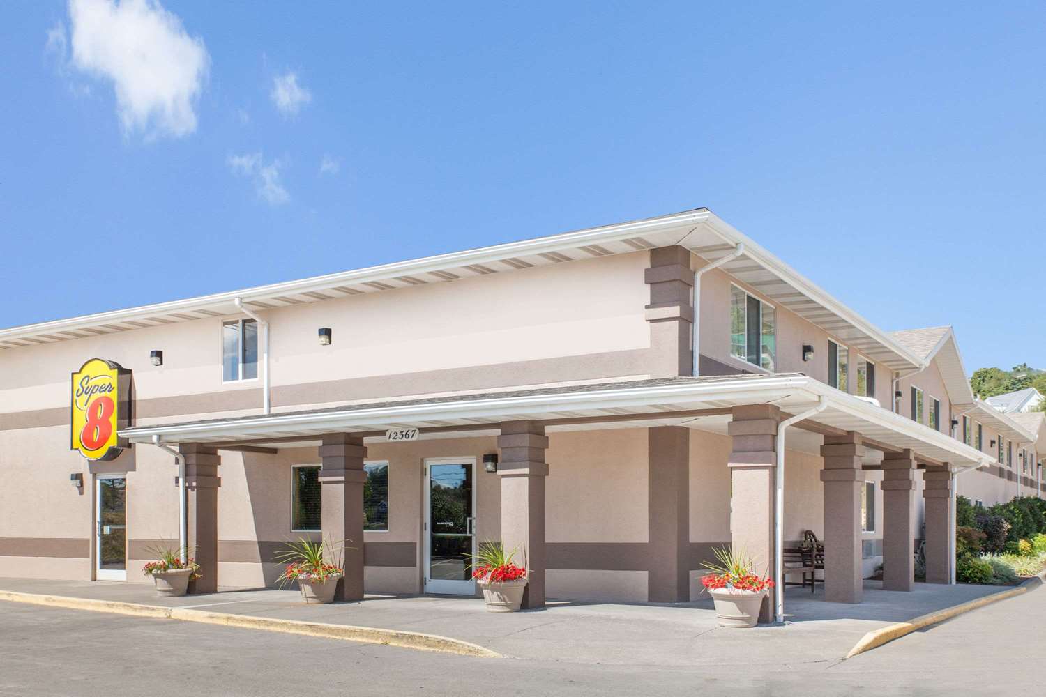 Super 8 by Wyndham Richlands/Claypool Hill Area 16/18