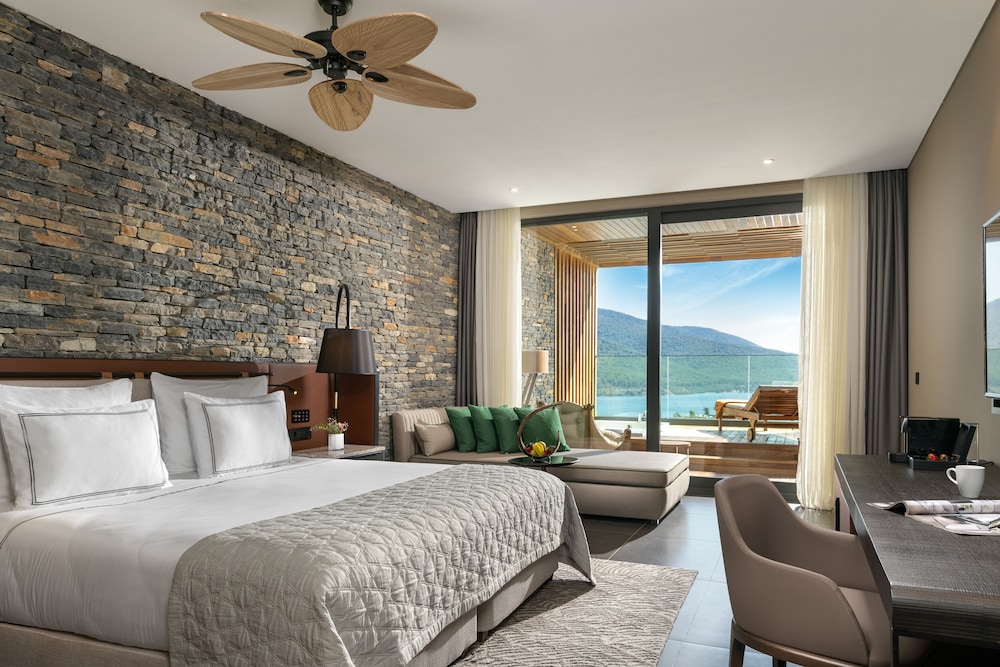 Terrace Room Partly Sea View