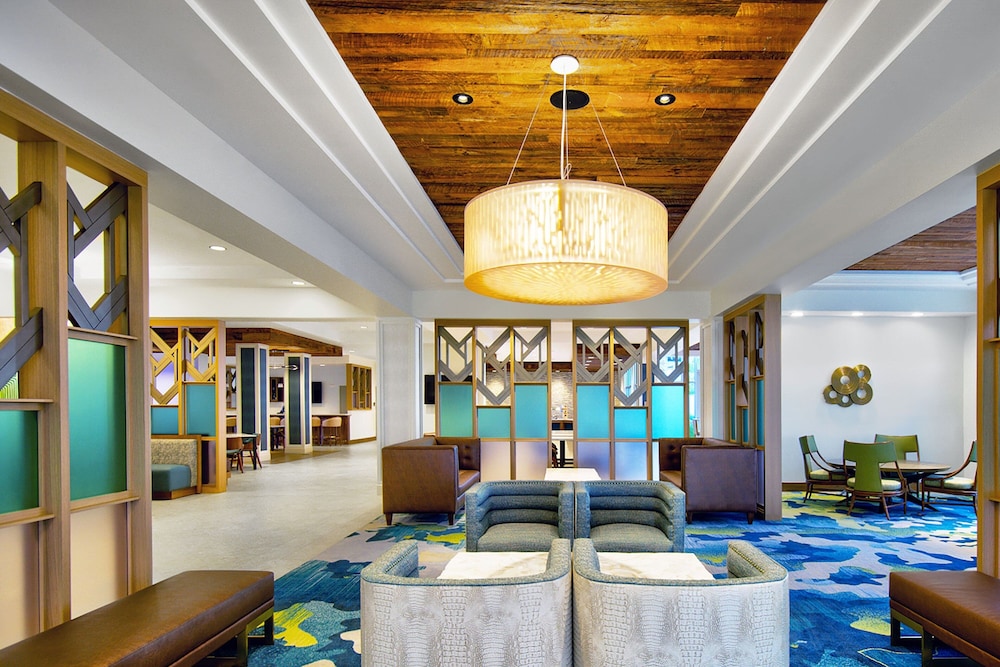 Fairfield Inn & Suites by Marriott Orlando at Flamingo Crossings Town Center 30/41